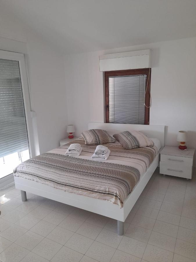 Apartman Lugovic Šibenik Exteriör bild