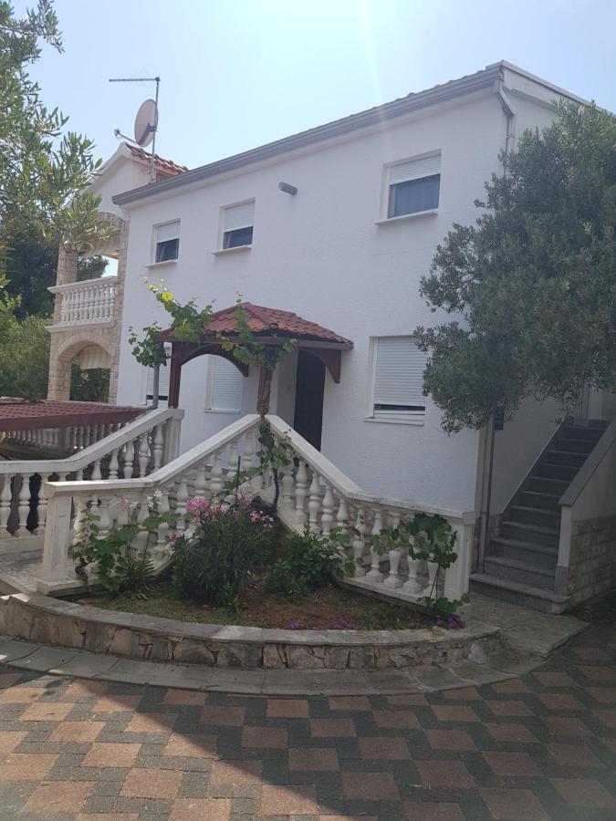 Apartman Lugovic Šibenik Exteriör bild