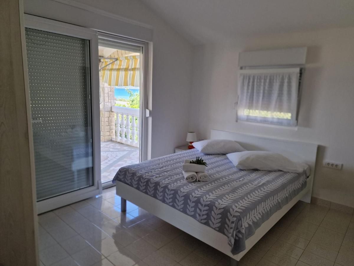 Apartman Lugovic Šibenik Exteriör bild