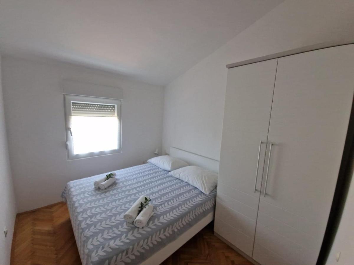 Apartman Lugovic Šibenik Exteriör bild
