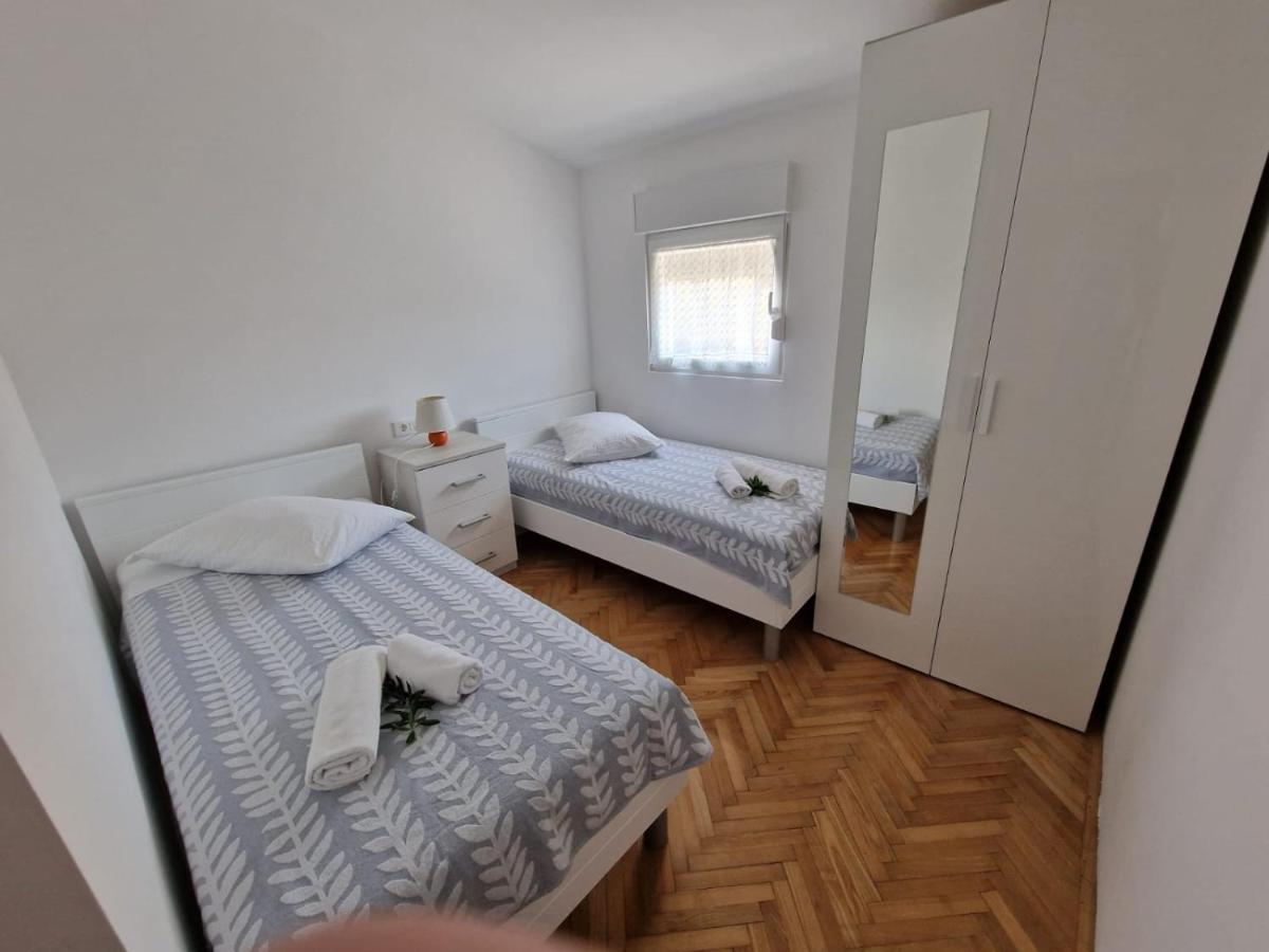 Apartman Lugovic Šibenik Exteriör bild
