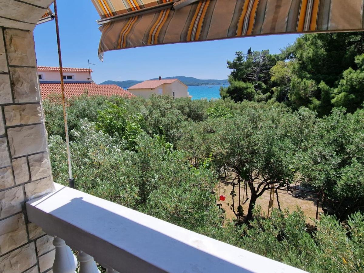 Apartman Lugovic Šibenik Exteriör bild