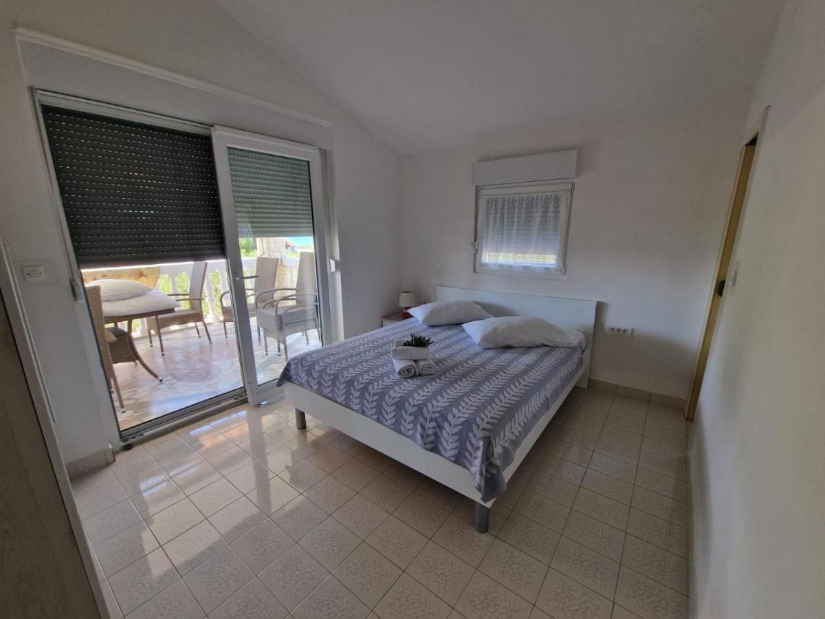 Apartman Lugovic Šibenik Exteriör bild