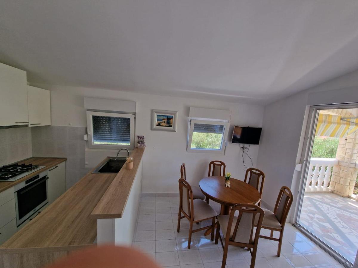 Apartman Lugovic Šibenik Exteriör bild